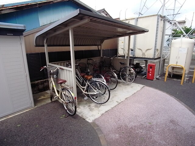 物件外観写真3　(駐輪場)