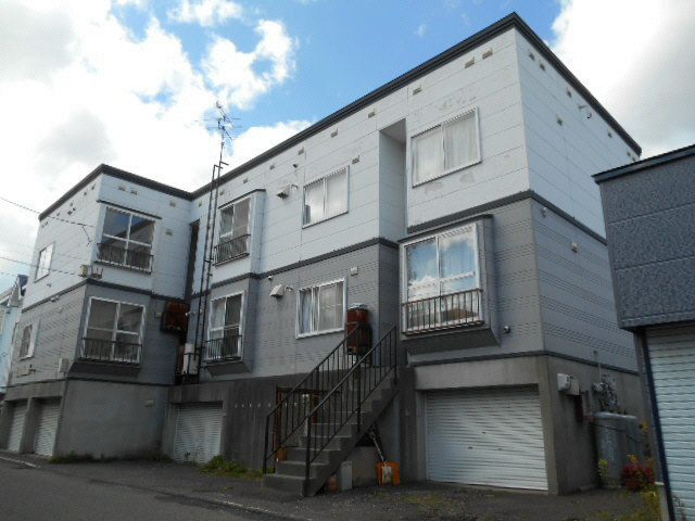 平岡２・４マンション