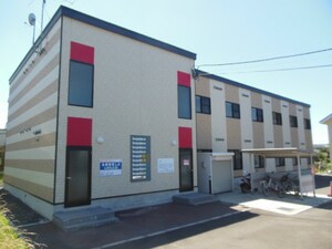 レオパレスクローバー外観写真