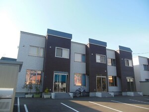 ウェストヴィレッジB棟外観写真