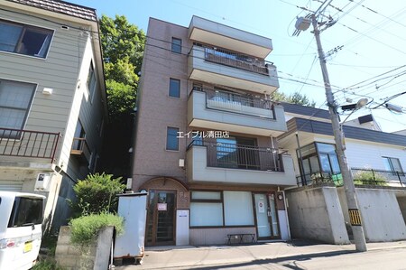 平岡マンション外観写真