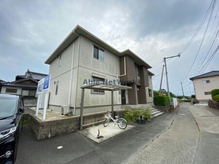シャーメゾンパインヒル外観写真