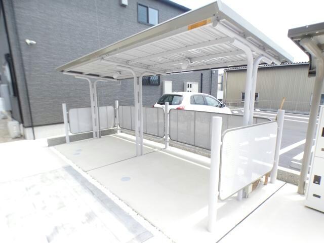 物件外観写真3　(同型タイプ)