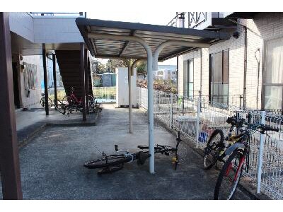 物件外観写真3　(駐車場)