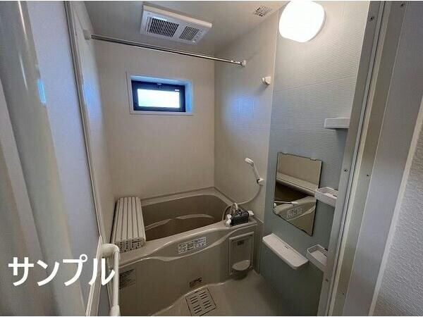 物件内観写真8　(別建物同型部屋)