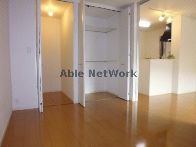 物件内観写真10　(洋室102)