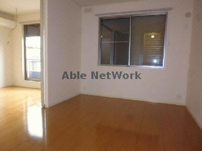 物件内観写真12　(洋室102)