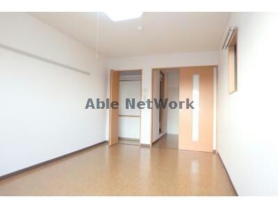 物件内観写真11　(同型別室)