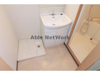 物件内観写真15　(同型別室)