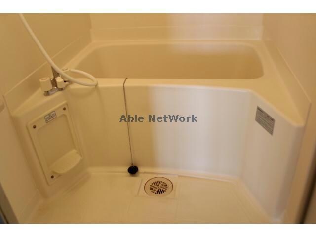 物件内観写真8　(同型別室103)