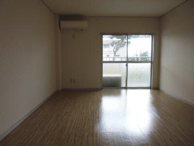 物件内観写真6　(居室A2-2)