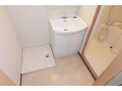 物件内観写真15　(同型別室)