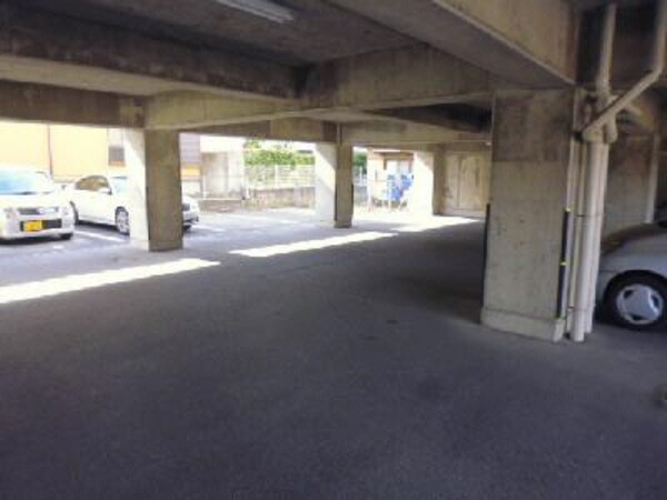 駐車場(駐車場)