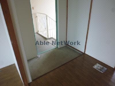 物件内観写真8　(玄関301)