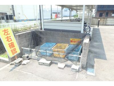 物件外観写真5　(建物設備②)