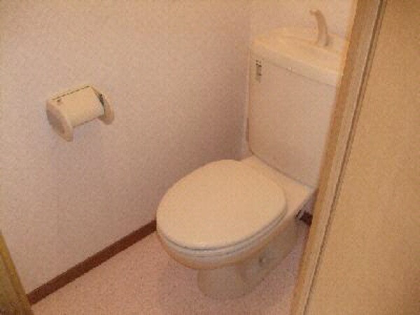 トイレ(トイレ210)