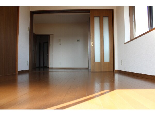 居室(301)
