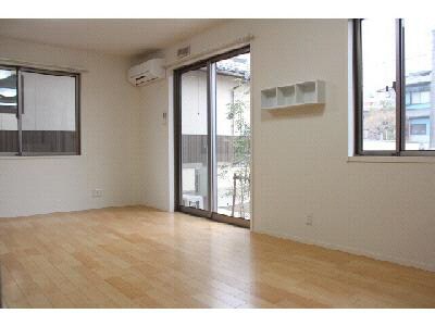 物件内観写真9　(リビング1)