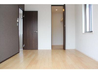 物件内観写真11　(洋室1)