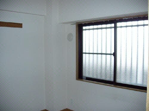 物件内観写真12　(洋室同型202)