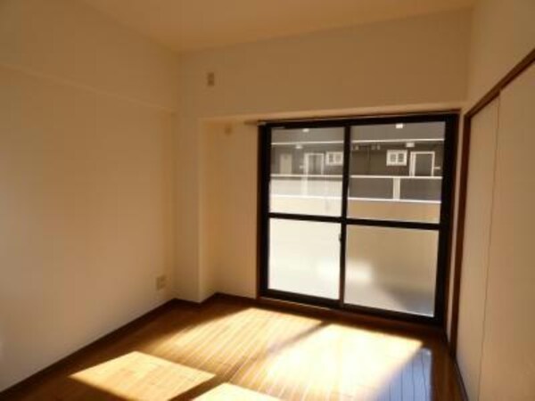 居室(204)