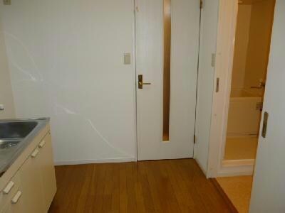 物件内観写真10　(別室)