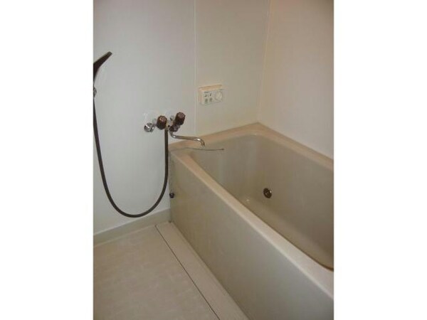 バス／シャワールーム等(同型102)