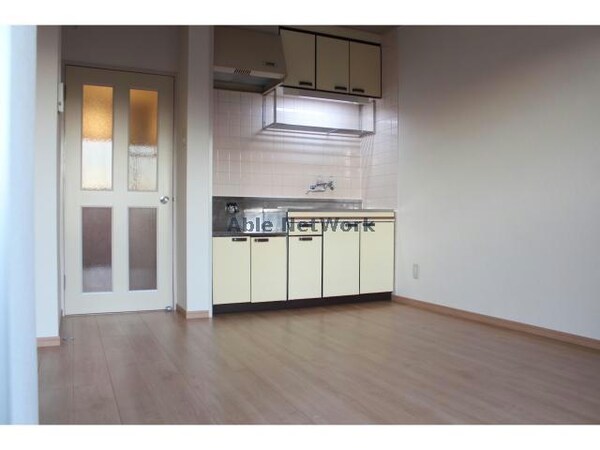 リビングダイニング(別部屋)