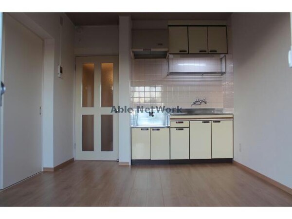 リビングダイニング(別部屋)