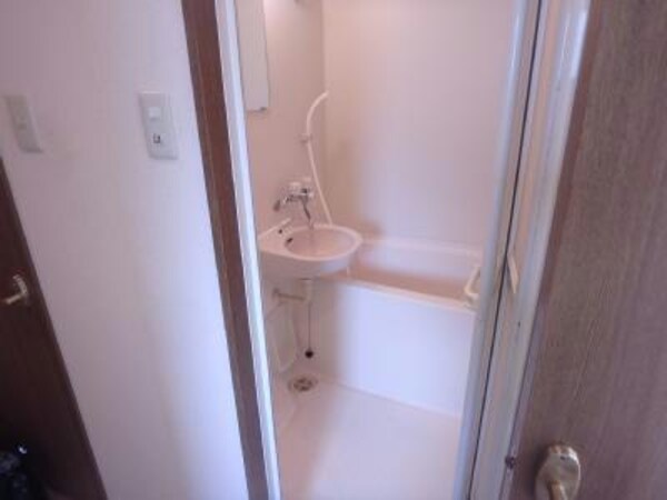 バス／シャワールーム等(バス　103)