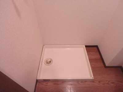 物件内観写真28　(洗濯機置き場　103)