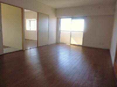 物件内観写真11　(リビング503)