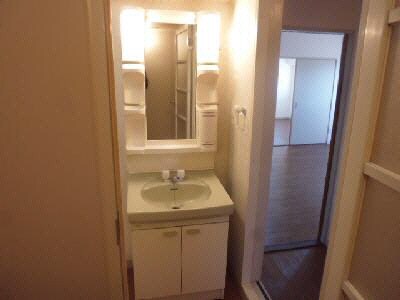 物件内観写真13　(洗面所503)