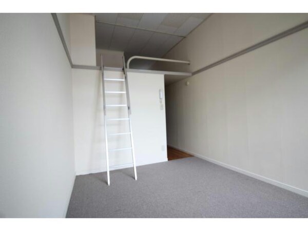 リビングダイニング(101)