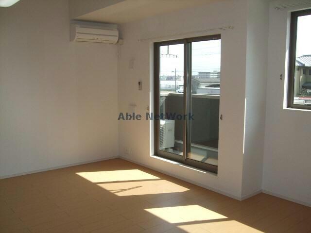 物件内観写真19　(同型タイプ)