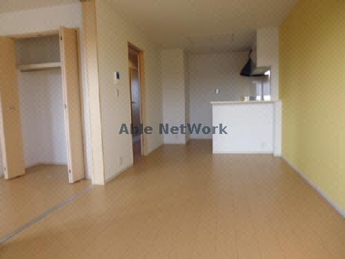 物件内観写真4　(リビング同型タイプ)