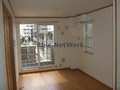 物件内観写真4　(リビング同型タイプ)