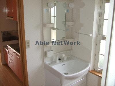 物件内観写真7　(洗面同型タイプ)