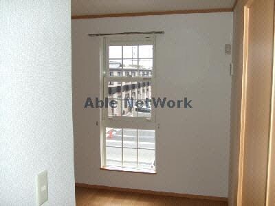 物件内観写真11　(洋室同型タイプ)