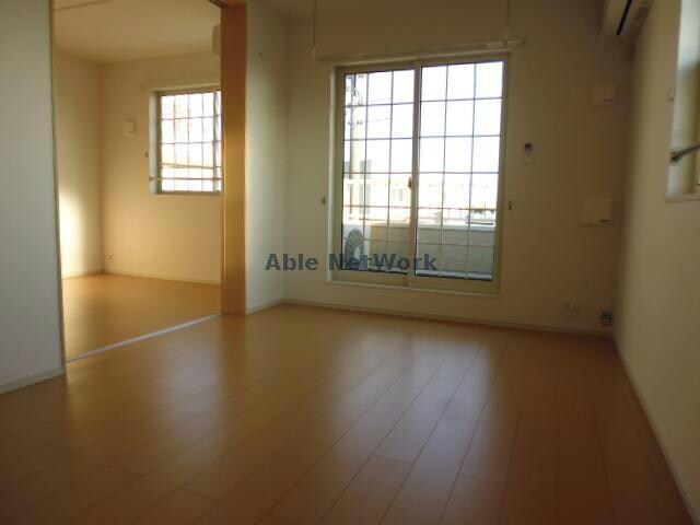 リビングダイニング(205号室)