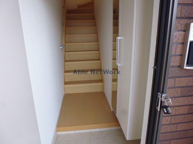 玄関回り(205号室)