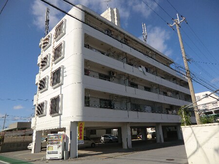 トーマスマンション泡瀬Ⅱ外観写真