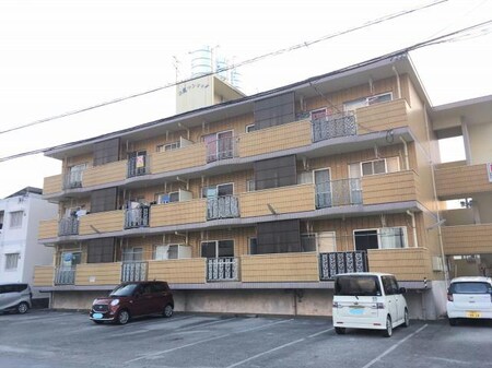 平良マンション外観写真