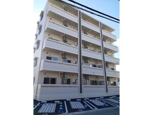 マンションヒガ外観写真