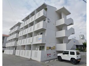 サンライフ比屋根外観写真