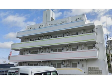 諸見里ハイツ外観写真