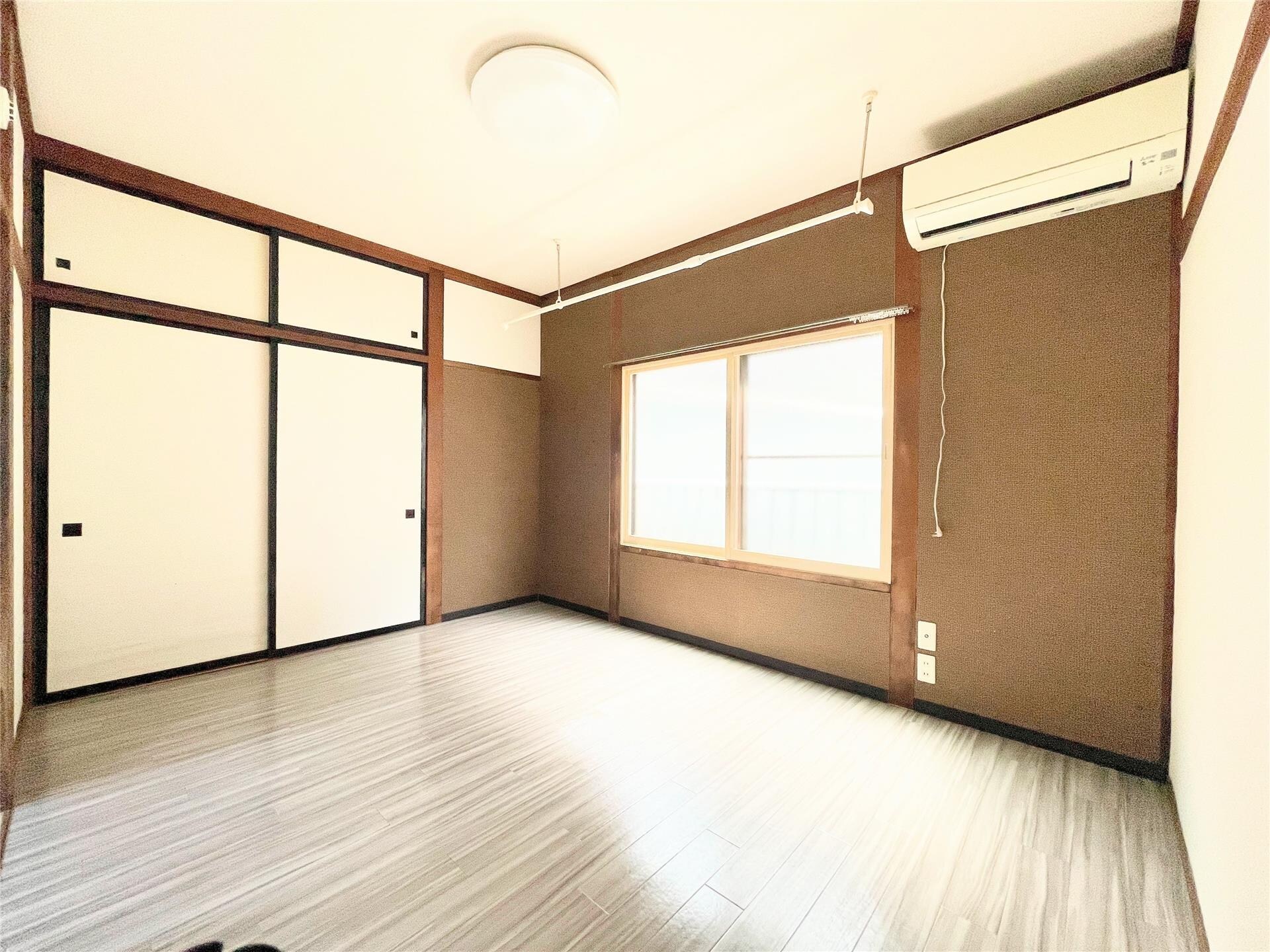 物件内観写真2　(洋室)