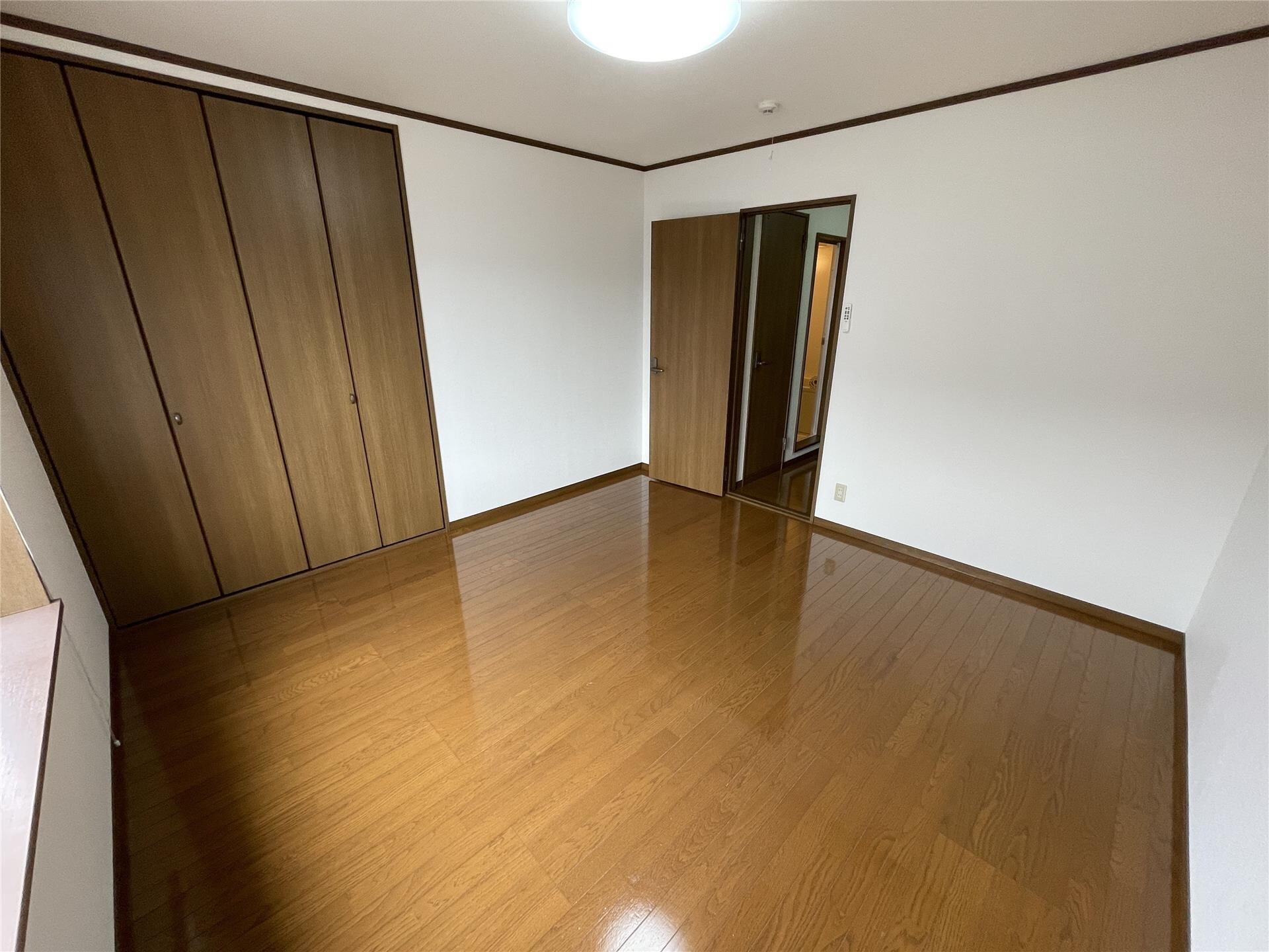 物件内観写真3　(洋室)