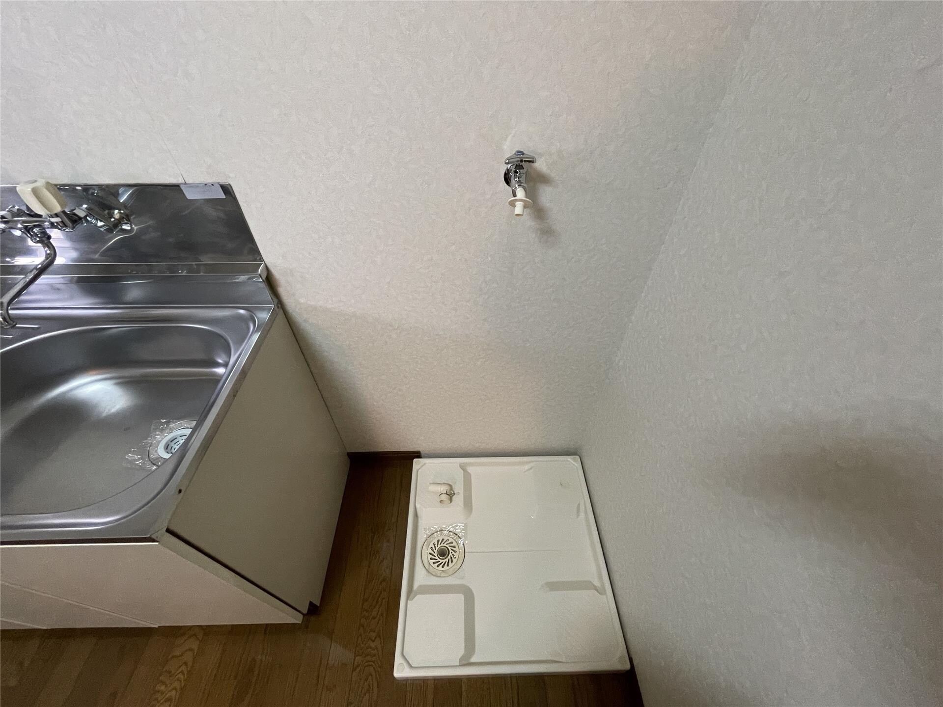 物件内観写真7　(洗濯機置き場)