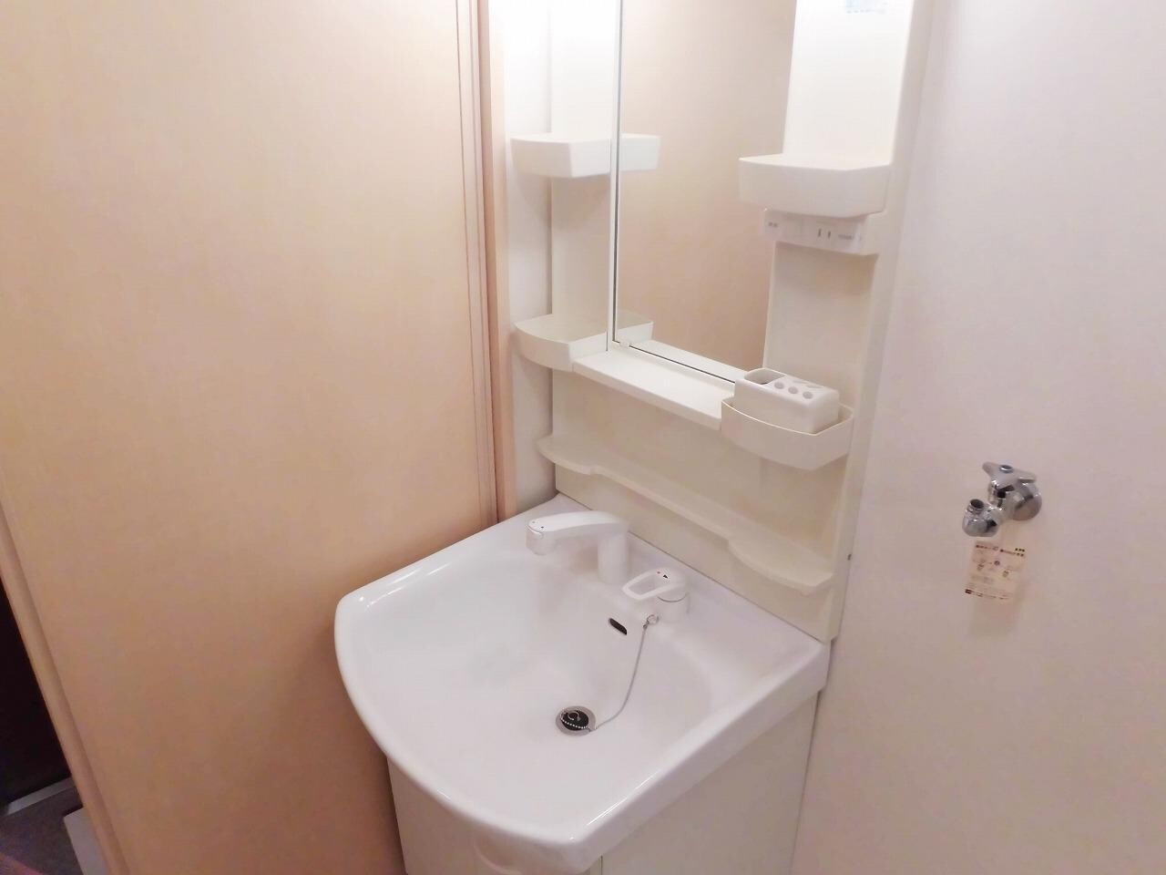 物件内観写真7　(洗面化粧台)